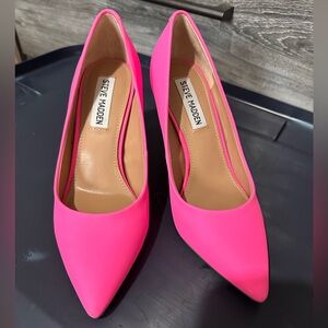 Hot Pink Steve Madden pumps size 5.5